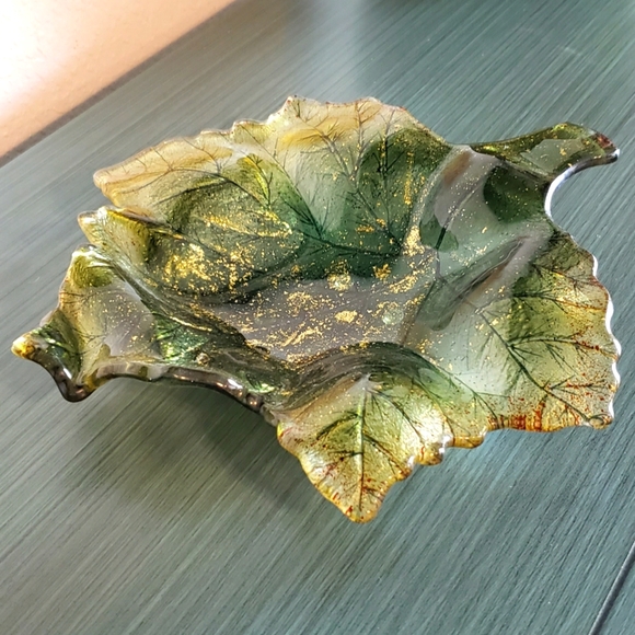 Green & Metallic Gold Small Leaf Glass Dish Tray Knick Knack Keep All Holiday - Picture 1 of 10